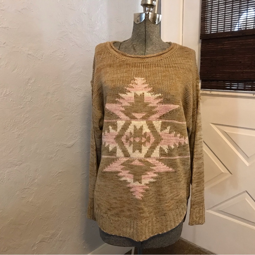 NWT Ariat  Women's Weekend Warrior First Date Dijon Sweater